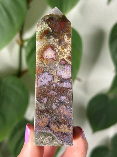 Orchid Moss with Amethyst - (135g) Ternate, Indonesia