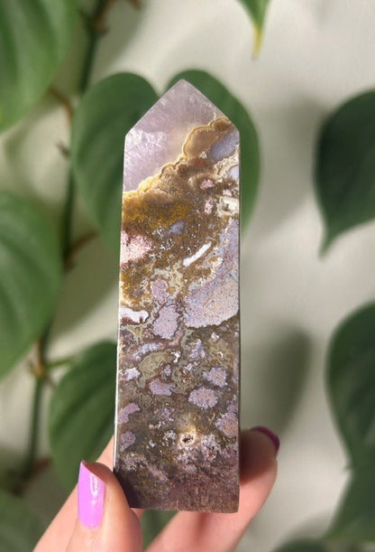 Orchid Moss with Amethyst - (139g) Ternate, Indonesia