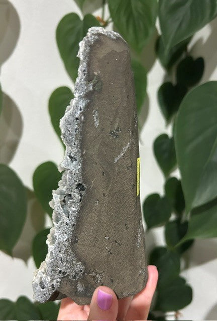 Blue-grey chalcedony (1.015kg)
